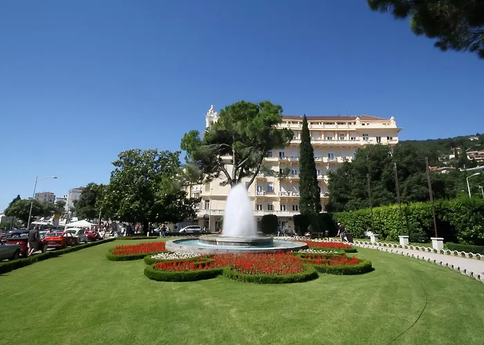 Apartamento Ziza-5 By Interhome